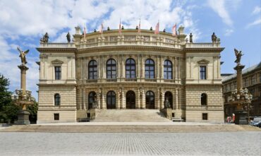 Zábavní gigant Walt Disney investoval stovky milionů do natáčení v České republice