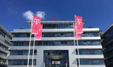 T-Mobile se dostal do křížku se silnou miliardářskou skupinou, jde o obří dluhy