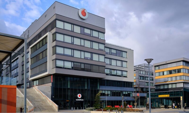 Vodafone kupuje od Sazky jejího virtuálního mobilního operátora
