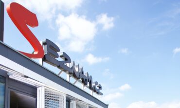 Na trhu sílí spekulace o Seznam.cz, AI mění situaci