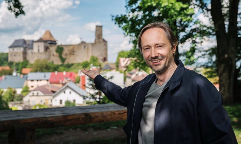 V nové řadě docu seriálu ČT Jaroslav Plesl divákům ukáže Lipnici, Karlovu Korunu či Plasy