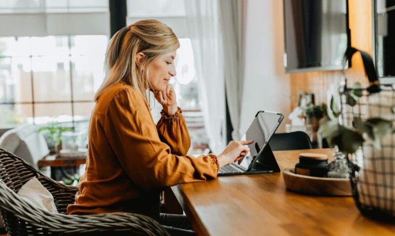 Online zpravodajství: vedle bulvárních serverů se v únoru propadly i Novinky.cz