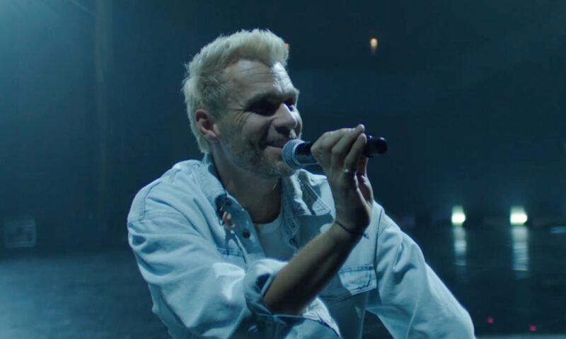 Špičkový moderátor Leoš Mareš zavzpomíná na kariéru ve třídílném dokumentu