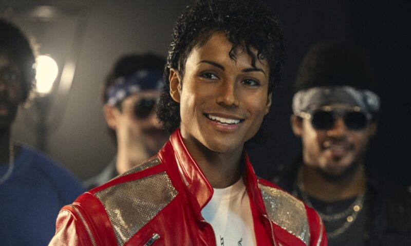 Film o Michaelu Jacksonovi na startu utržil přes 200 milionů dolarů