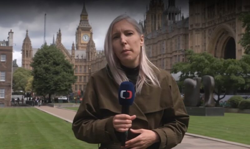 Slabý výkon londýnské zpravodajky České televize z rozbouřené Velké Británie
