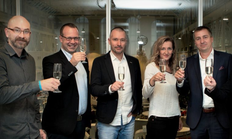 Novinářská parta DVTV dostala od velké vysílací rady televizní licenci na 12 let