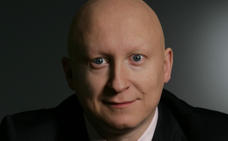 Management ČEZ by si měl objednat placenou televizi HBO. Kvůli Mamonu