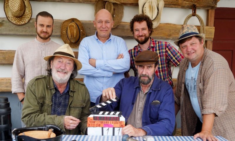 Televize Prima po třech měsících dotočila nový „vinařský“ seriál s Isteníkem a Děrgelem