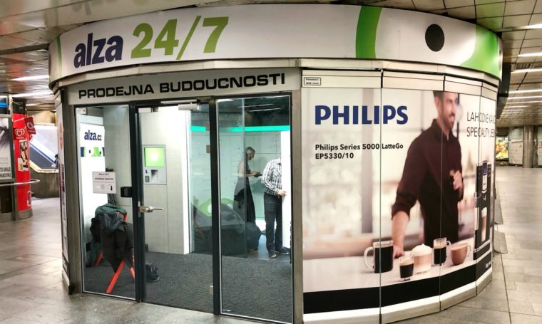 Zavoralův e-shop Alza.cz otevírá v Praze třetí „prodejnu budoucnosti“