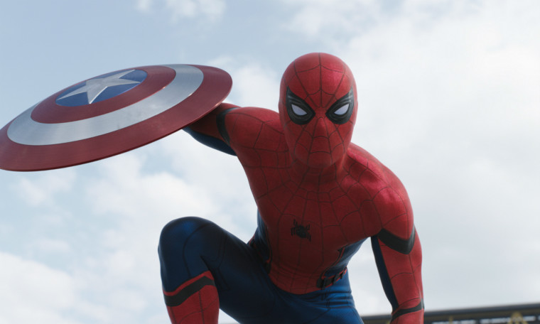 Vysavač na peníze Captain America: Občanská válka míří k miliardě dolarů z kin
