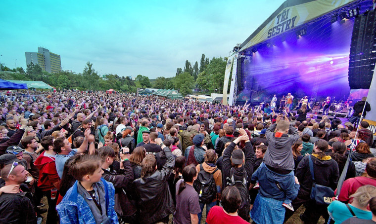 Na open air koncerty bude moci přijít bez omezení kapacity až 2 tisíce lidí