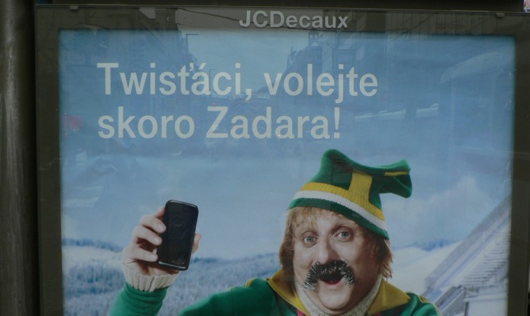 Skupině JCDecaux spadl zisk pod 100 milionů korun