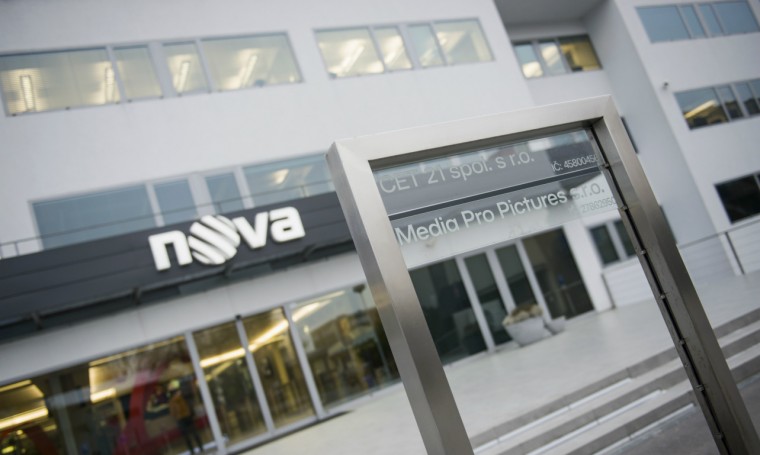 Reklamní prodeje Novy stále padají o desítky procent