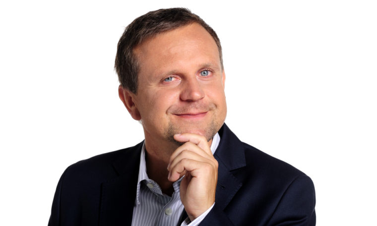 Kellnerova televize rozjede novou fotbalovou talk show s Petrem Svěceným