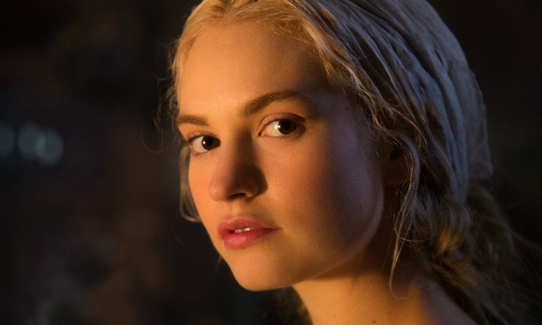 Nová Disneyho Popelka přes 100 milionů dolarů