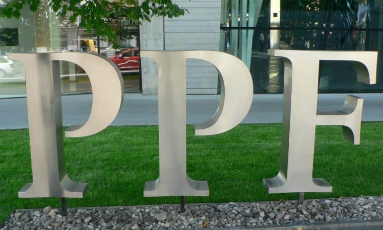 Investiční skupina PPF kupuje podíl v zahraniční síti výdejních boxů