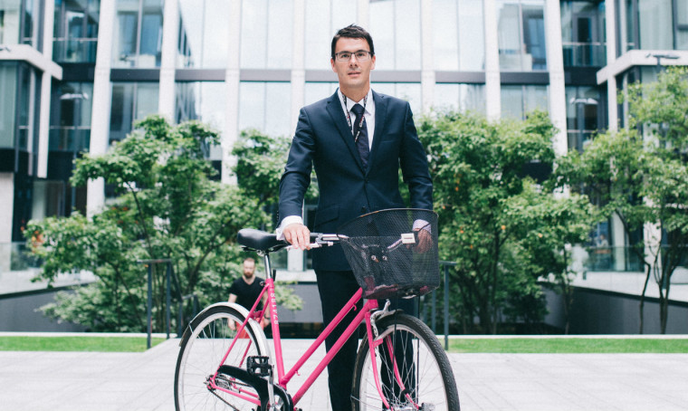 Investor Fryc (ex-Mall.cz) nalije desítky milionů do „růžového“ bikesharingu
